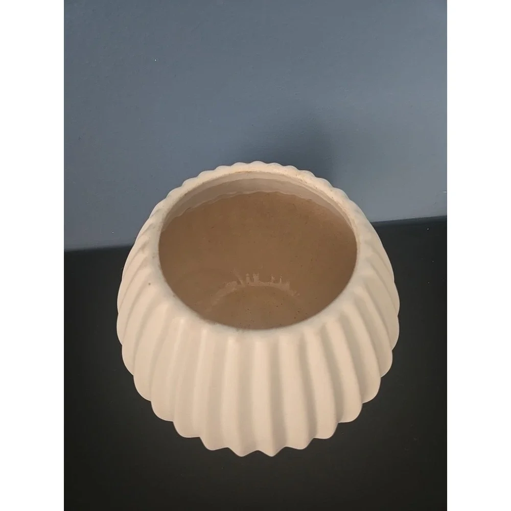 West Elm Planter Vase Textured Fluted Round Stoneware‎ White Glaze Retired 5.5